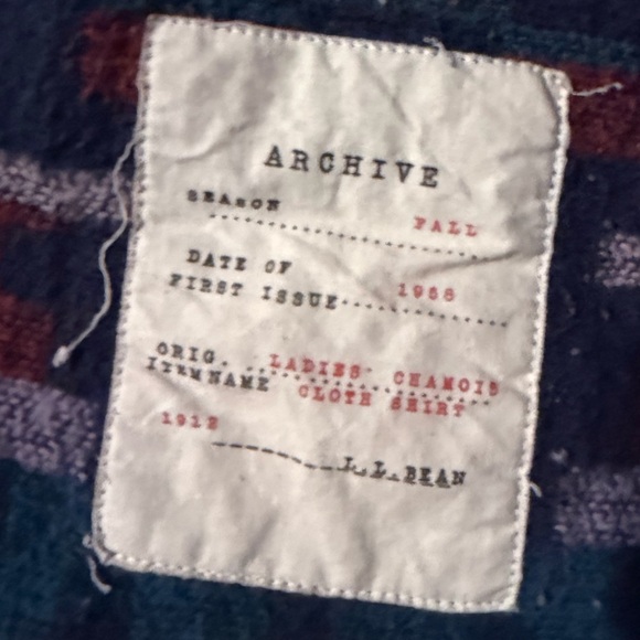 L.L. Bean Signature Red and Blue Patterned Top - Picture 6 of 8